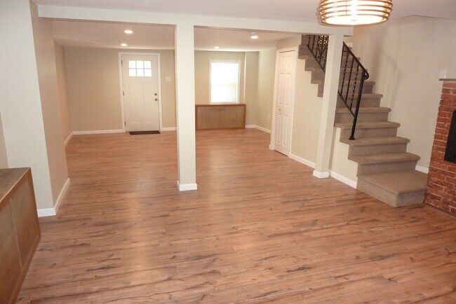 Dining Room Facing Living Room - 121 7th St