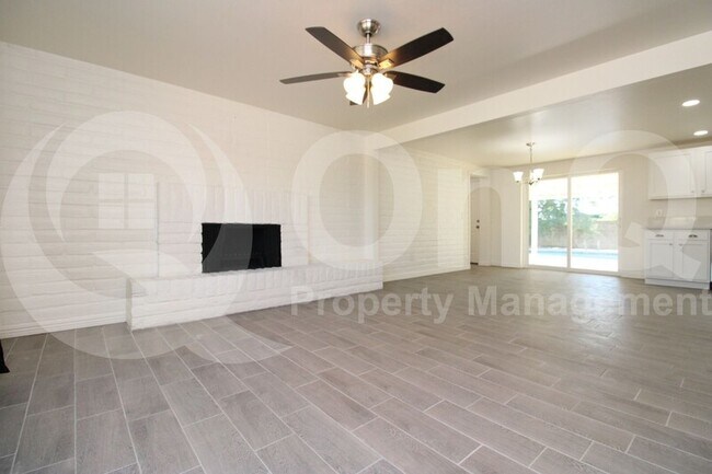 Building Photo - 4340 S Camino De Oeste