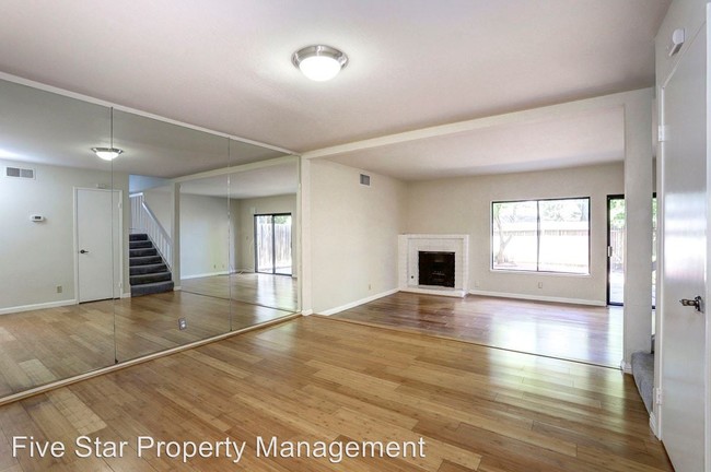 Building Photo - 3 br, 2.5 bath House - 932 Shoal Drive