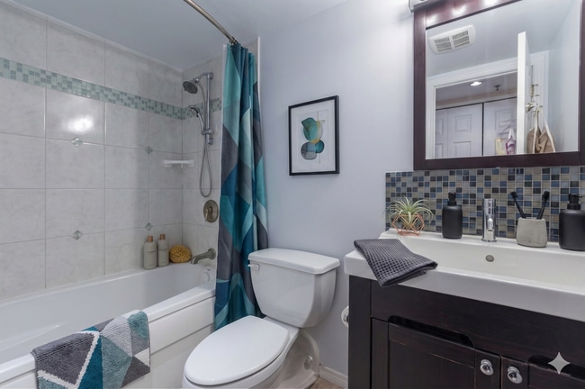 Building Photo - 20 Webster St