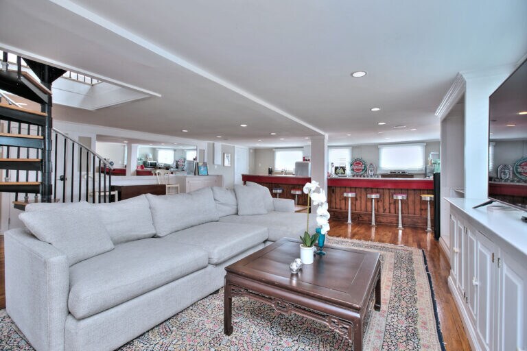 Foto del edificio - 1007 Fairfield Beach Rd