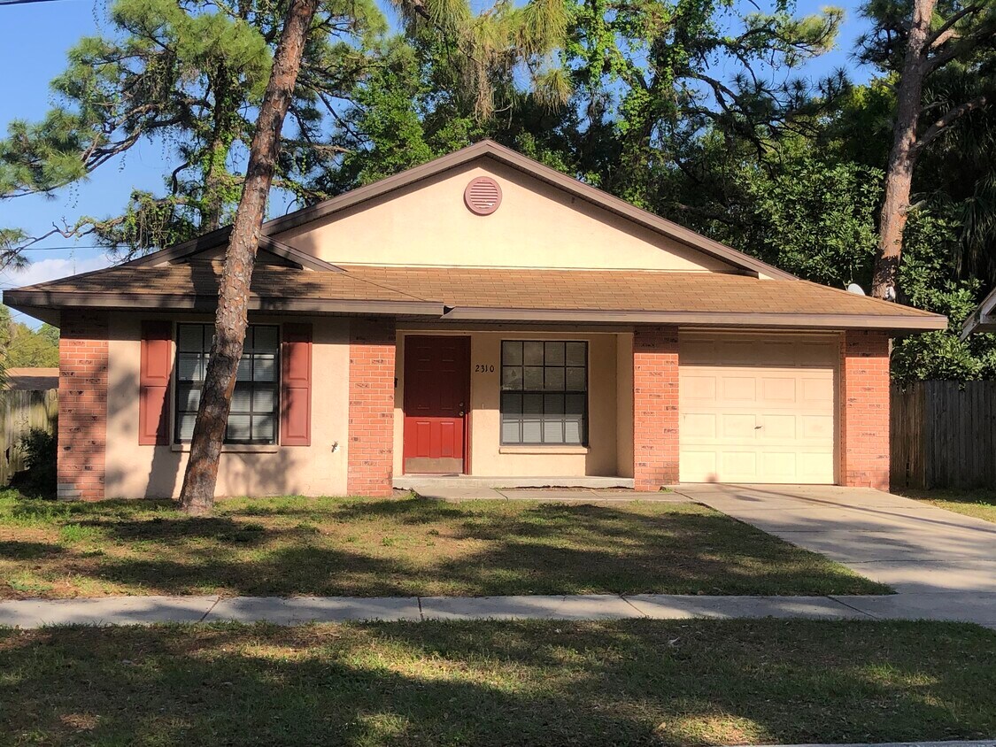 Foto principal - 2310 5th St S