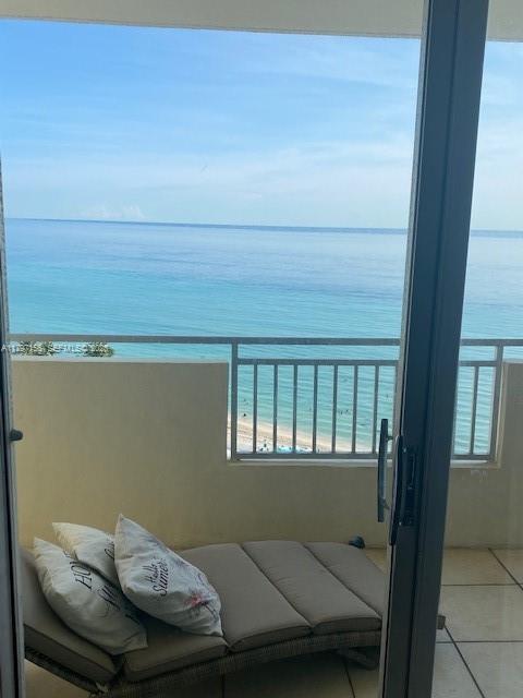 Foto del edificio - 3180 S Ocean Dr