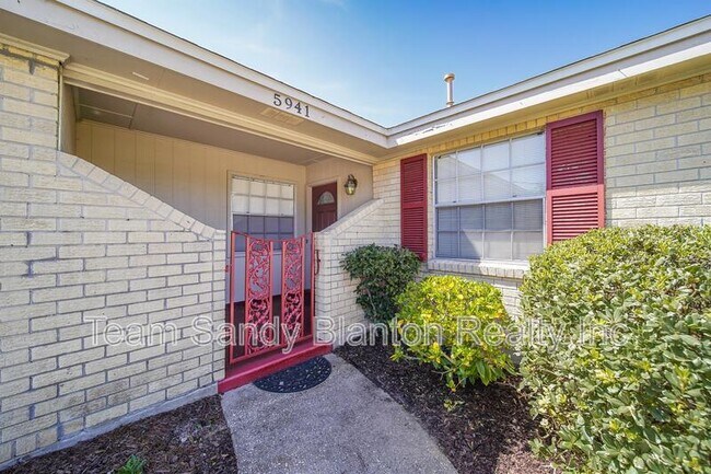 Building Photo - 5941 Leesway Blvd