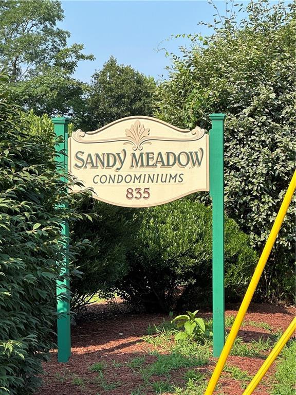 Foto del edificio - 835 Sandy Ln