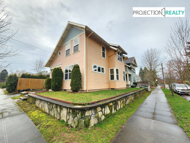 Building Photo - 9435 N Exeter Ave