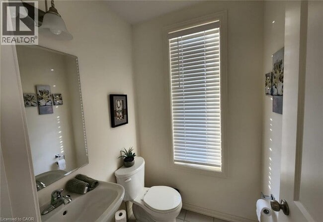 Building Photo - 70 Bushwood Trl