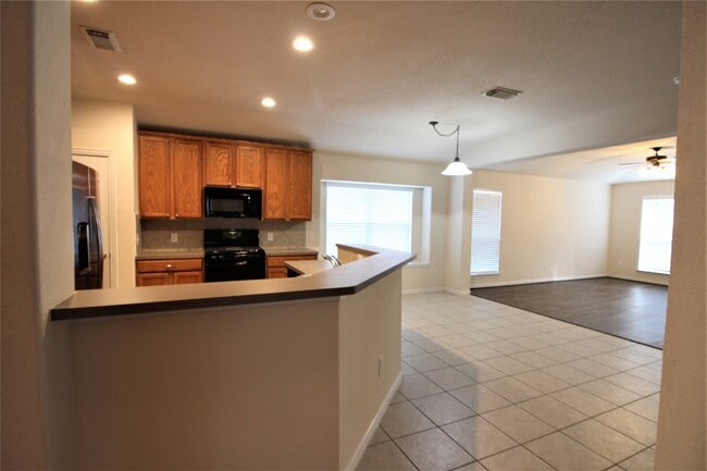 Building Photo - 4612 Meridian Park Dr