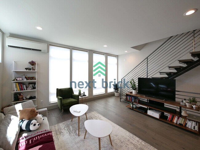 Foto del edificio - 3Bed 2Bath Stunning Townhome in Seattle Available August 1 for Rent!