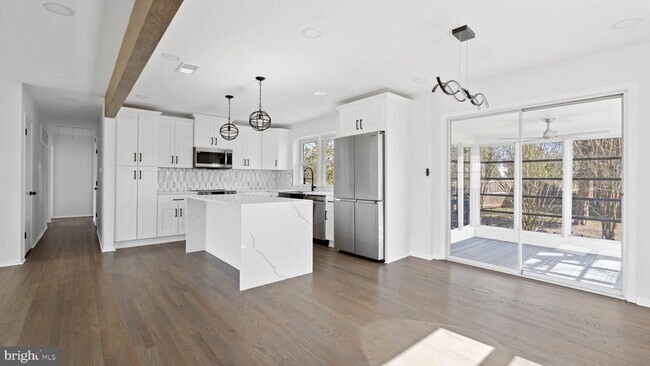 Foto del edificio - 9215 Peabody St