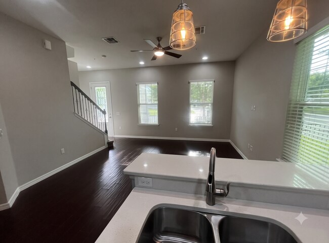 Foto del edificio - 9313 Tyrella Pine Trail
