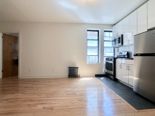 Building Photo - 282 Cabrini Blvd