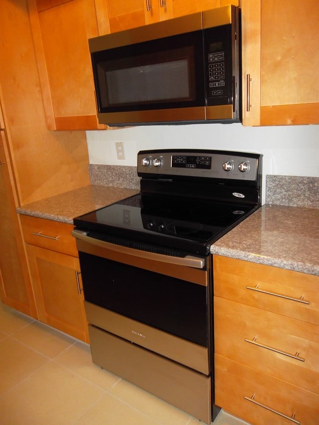 Kitchen - 1857 W Malvern Ave
