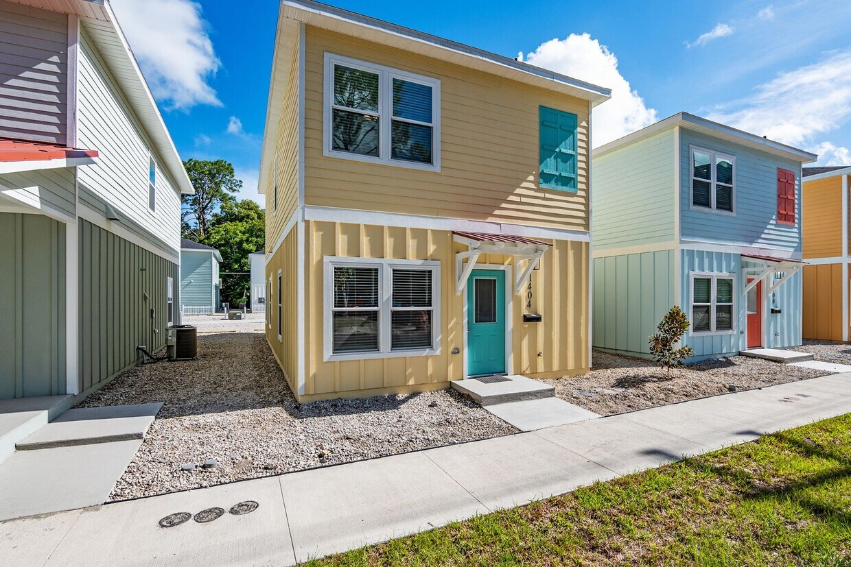 Foto principal - 3 BEDROOM HOME AVAILABLE FOR AUGUST 2026!!!