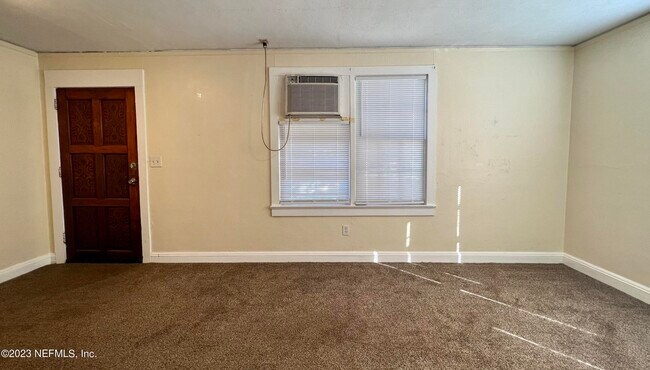 Foto del edificio - 708 Shearer Ave