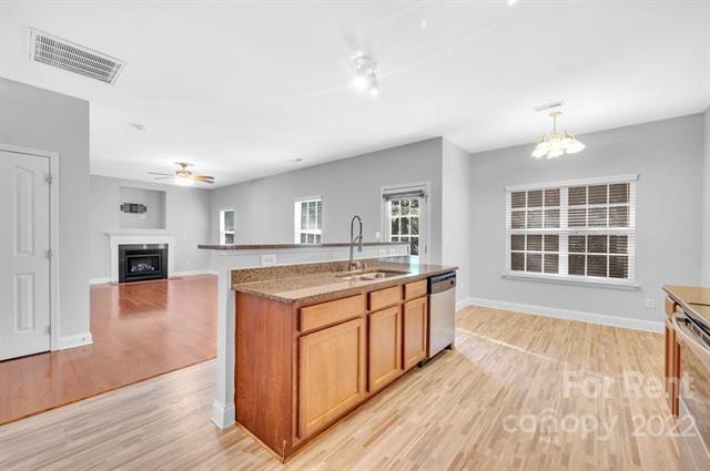 Foto del edificio - 5327 Allison Ln