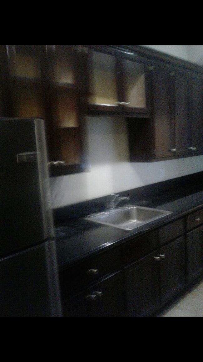 Foto del edificio - 2425 Hunter St