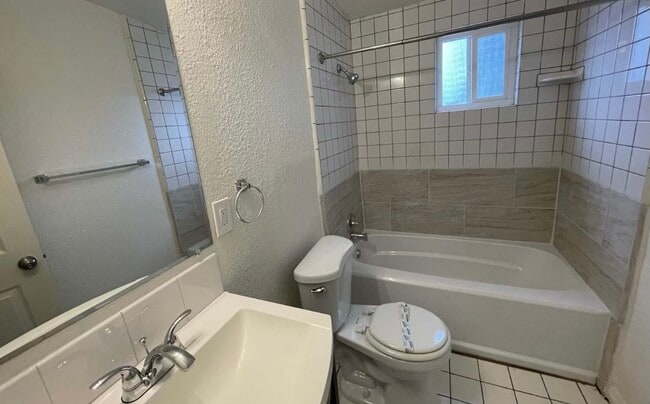 Foto del edificio - 451 Bard St