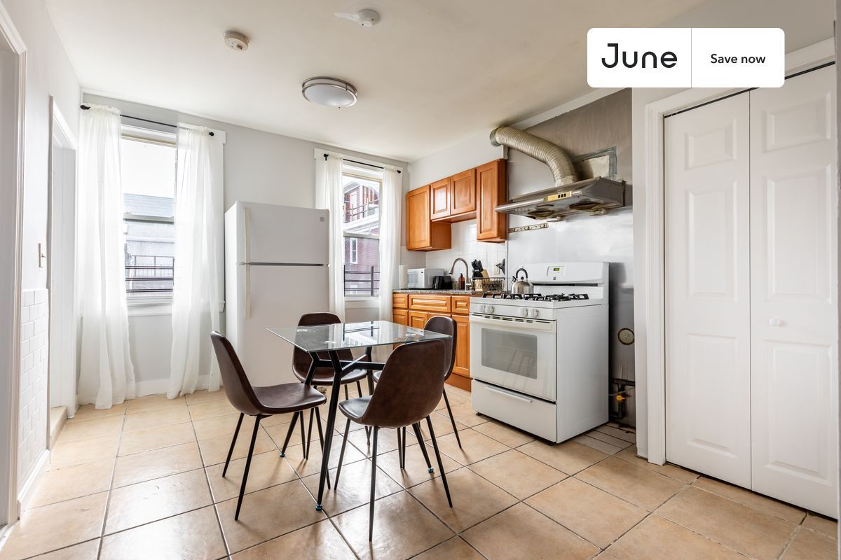 Foto principal - 102 Tyler St