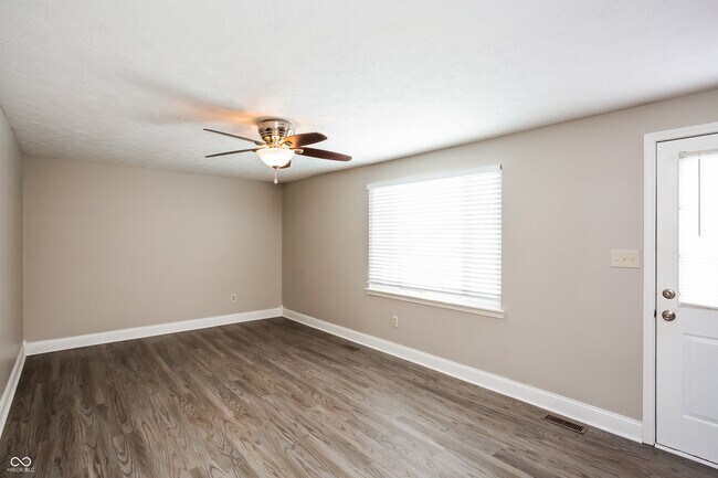 Foto del edificio - 8232 Old Farm Rd