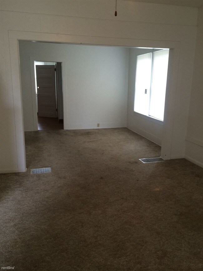 Foto del edificio - 3 br, 1 bath Townhome - 10 12th St N 2 Unit 2