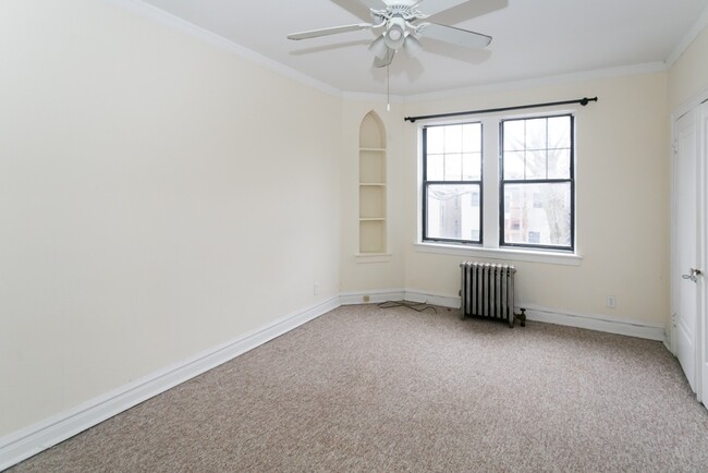 Building Photo - 4832 N Damen Ave