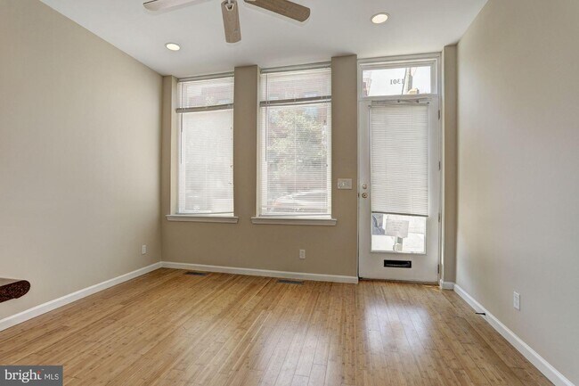 Building Photo - 1301 Washington Blvd