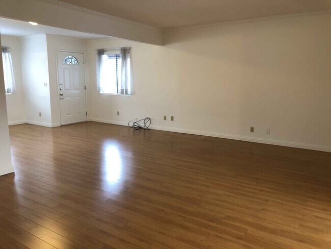 Foto del edificio - 6214 N Burton Ave