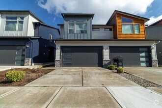 Building Photo - 8715 NE 43rd Pl