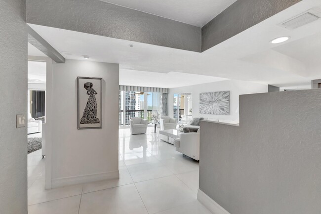 Building Photo - 4740 S Ocean Blvd