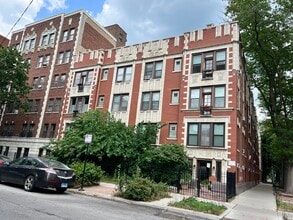 Building Photo - 5143 S Kenwood Ave