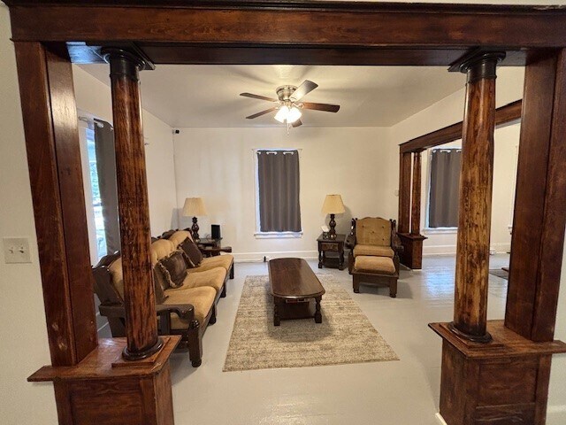 Foto del edificio - 2344 Elm St