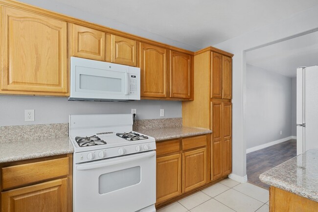 Foto del edificio - 2050 Betty Ln
