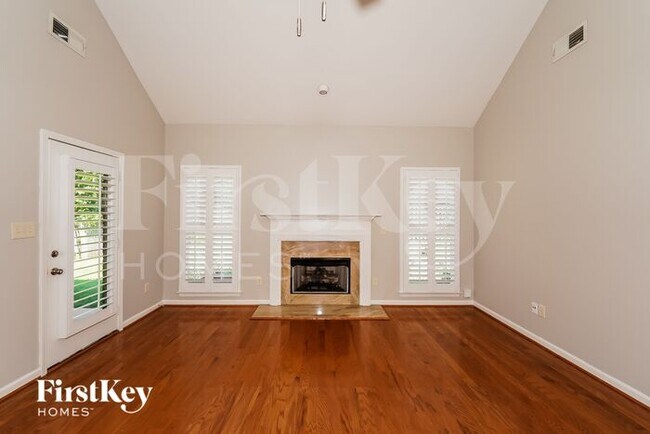 Building Photo - 3175 Crossings Dr