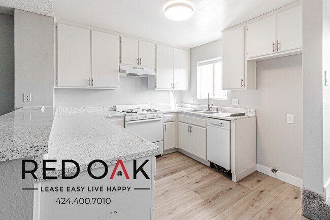 Foto del edificio - 3710-3750 E Fountain Ave