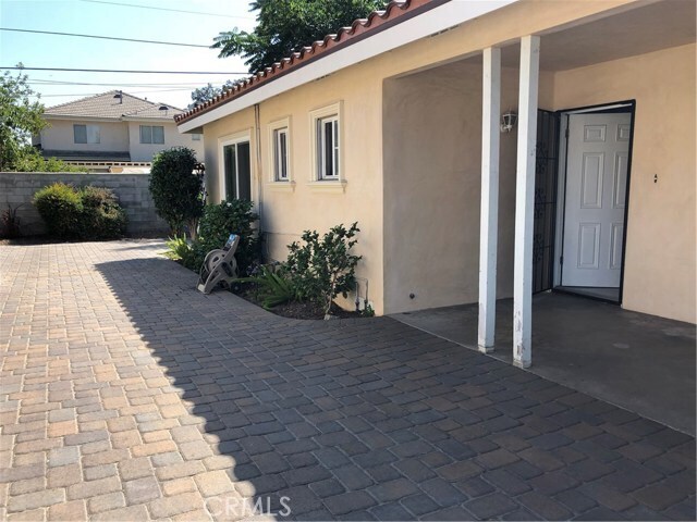Foto del edificio - 6136 Camellia Ave