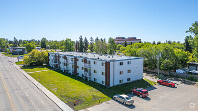 Building Photo - 9807-9108 108 Ave