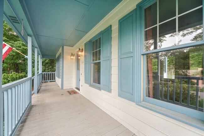 Building Photo - 1610 S Wade Ave