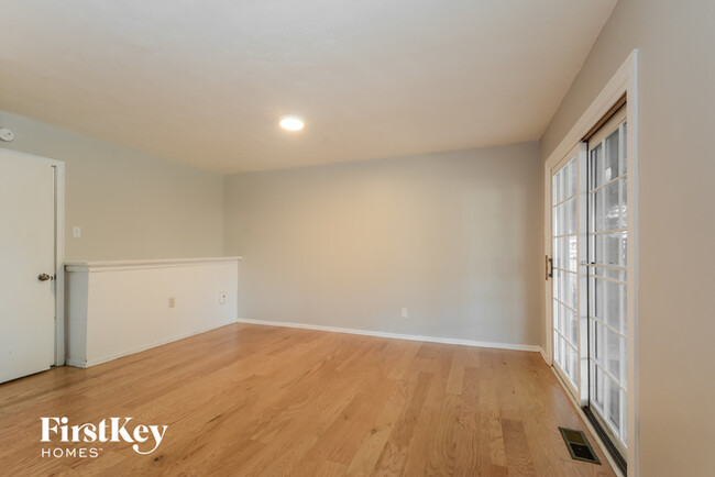 Building Photo - 4619 Villa Knoll Dr