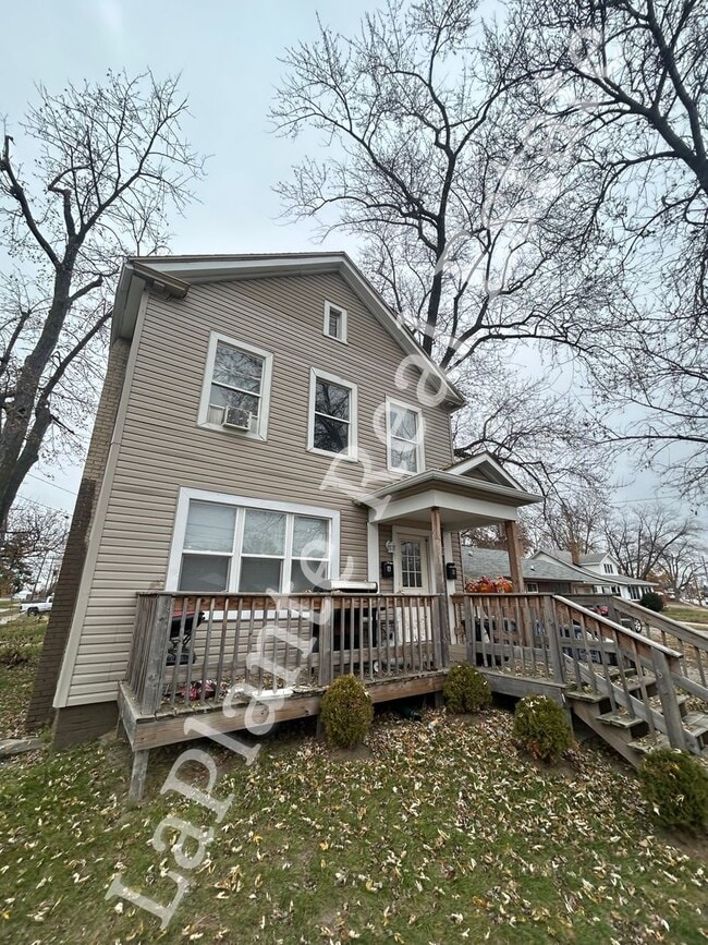 Building Photo - 2424 Airport Hwy