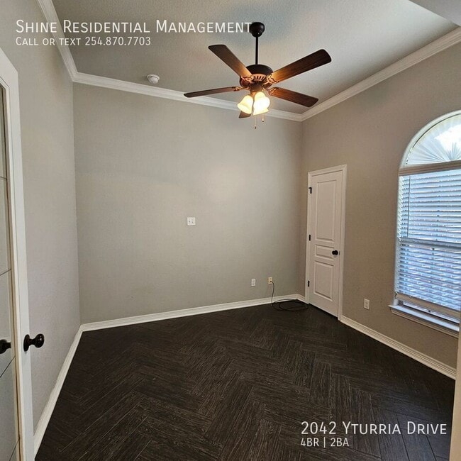 Foto del edificio - 2042 Yturria Dr