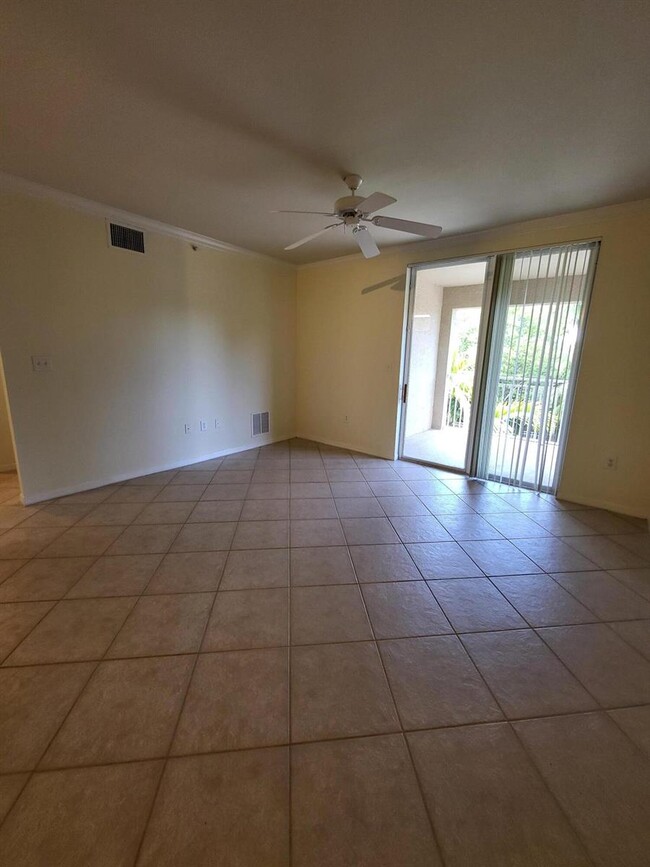 Building Photo - 6511 Emerald Dunes Dr