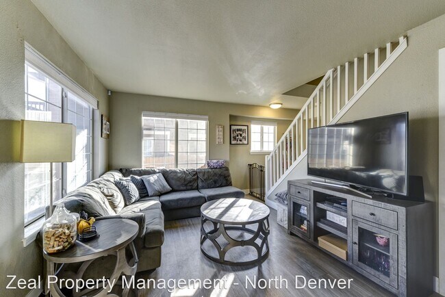 Building Photo - 3 br, 3 bath House - 12740 Forest St