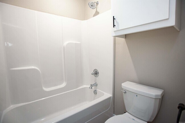 Building Photo - 54 Pheasant Run Dr