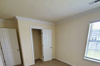 Building Photo - Lake Princess Anne Apartments