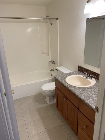 Building Photo - 2800 SW 185th Ave