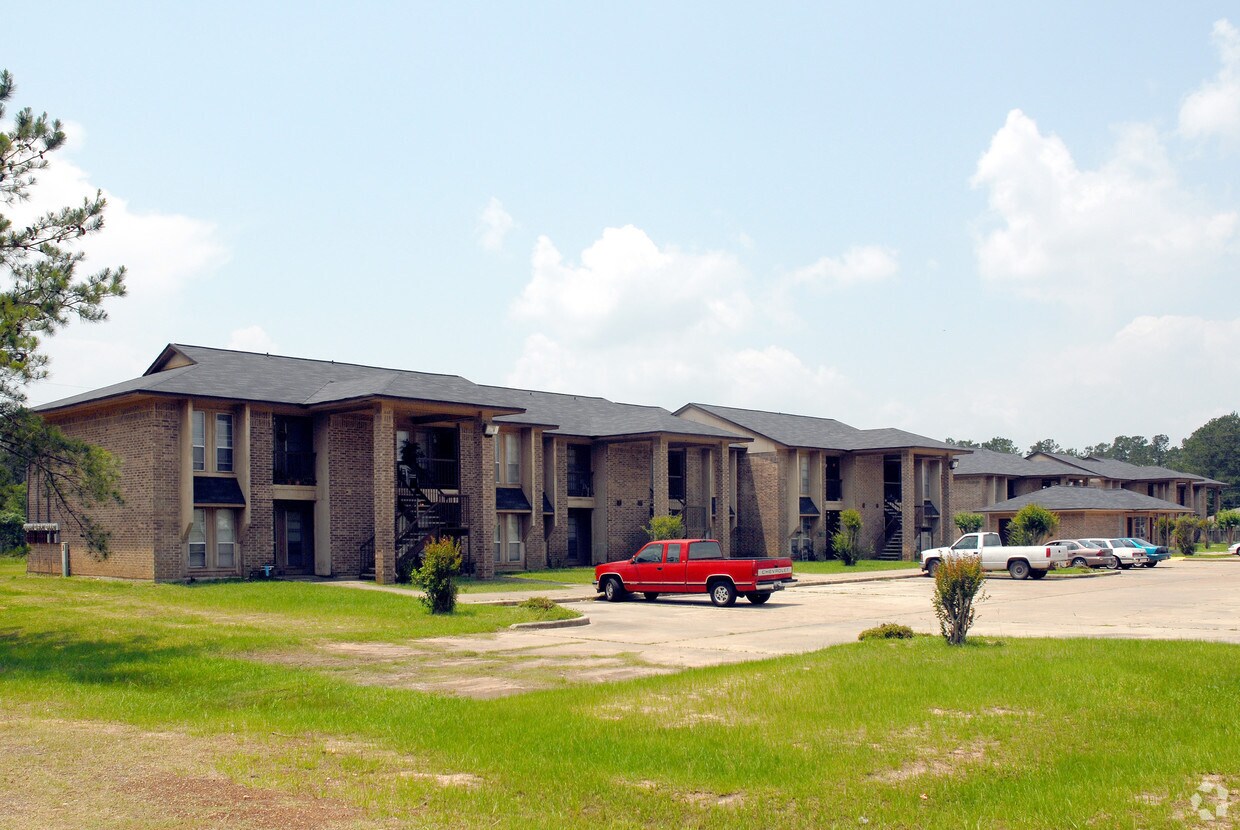 Overnight Investments Apartments in Magnolia, TX