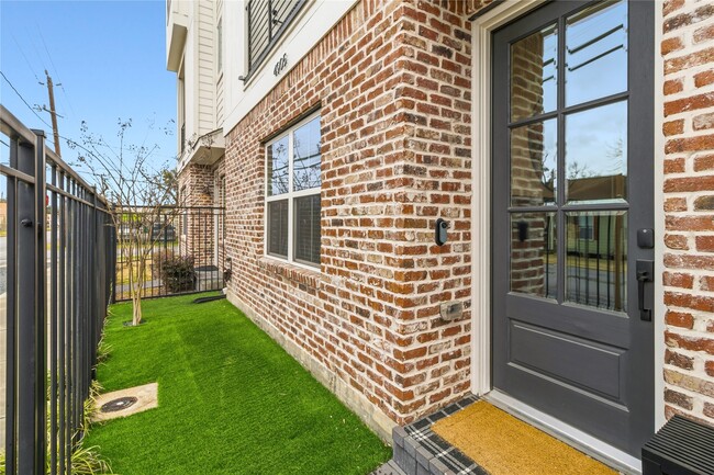 Building Photo - 4905 Avenue J Ave