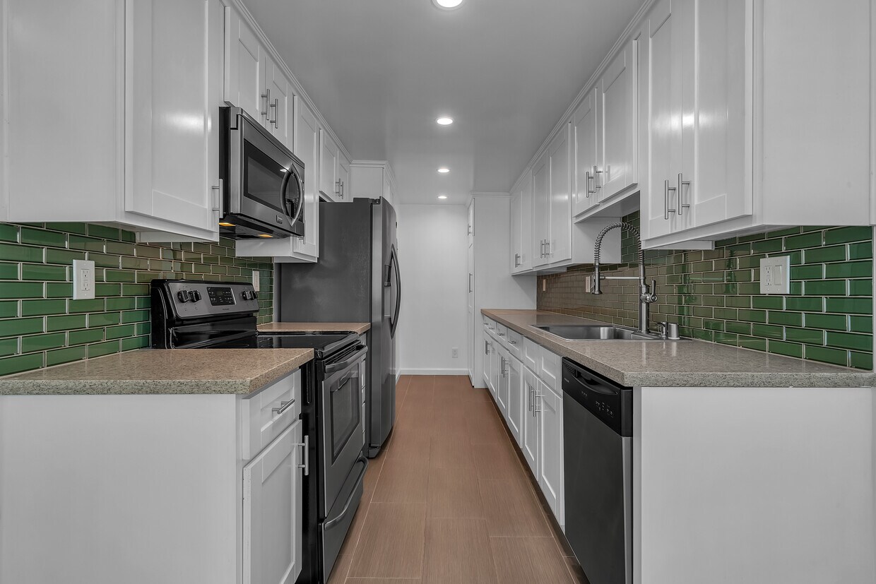 Primary Photo - 722 N Orlando Ave