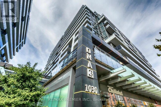 Building Photo - 1030-1030 King St W